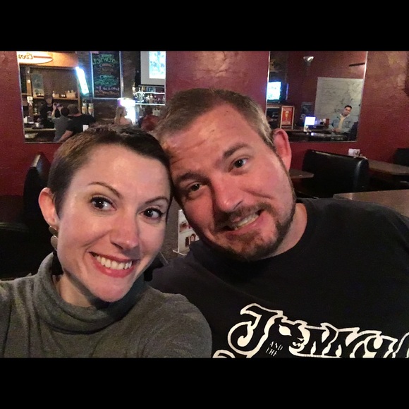 Meet your Posher, Cindy - Picture 1 of 1